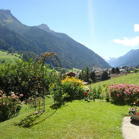 Guest house Josefinenhof 2*
